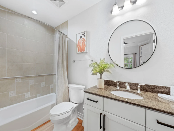 Luxurious Three-Bedroom Condo in Reunion